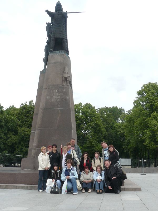 litwa09_24.jpg - Wilno - pomnik księcia Giedymina