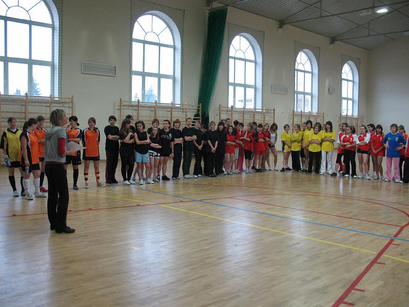 IMG_4503.JPG - Zawody powiatowe w piłkę nożną halową dziewcząt szkół ponadgimnazjalnych w Opolu Lubelskim